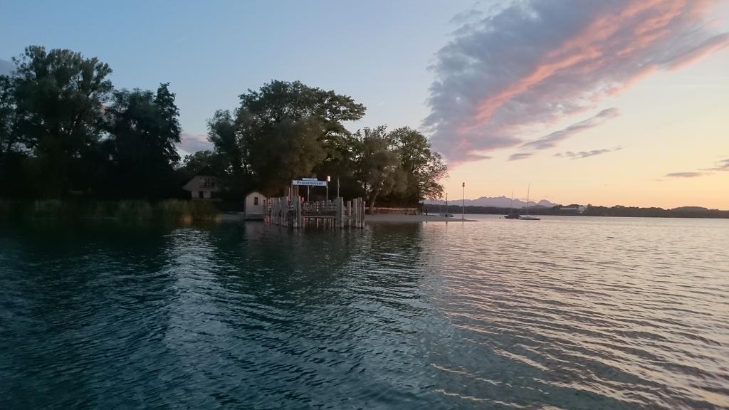 Peterlhaus Hotel Frauenchiemsee Exterior photo